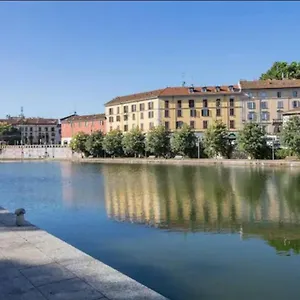  Apartment Centre Navigli-